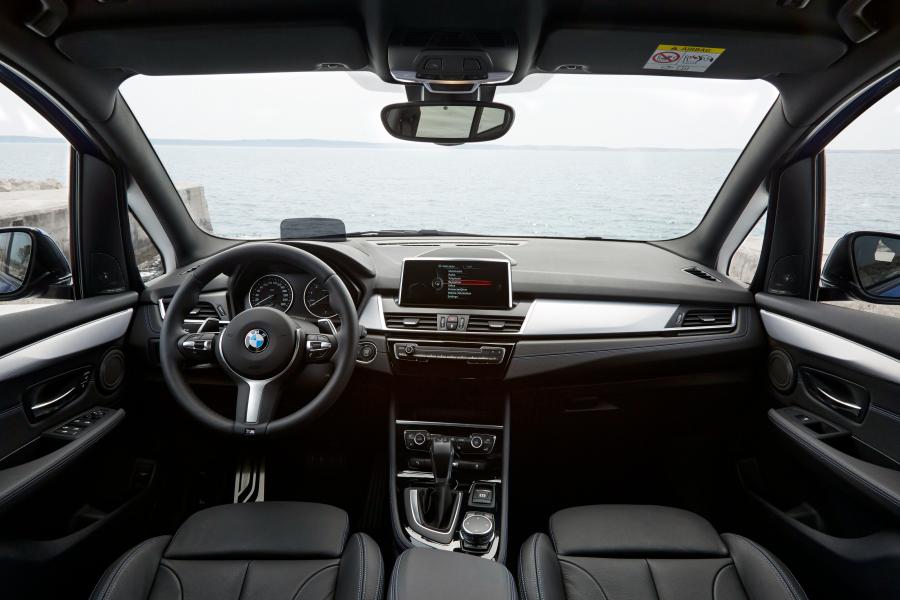  BMW 220i Gran Tourer M Sport Package 2015 года  (фото 18 из 32)